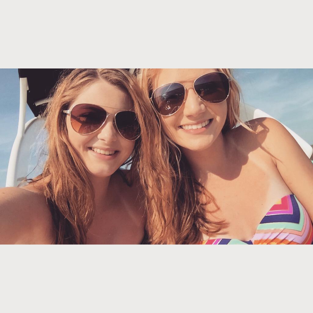 Bblanchard_'s tweet image. Happy birthday to this crazy bitch I call my best friend! Hope you're feeling better!!! Love you💃🏼#BackDatAssUp