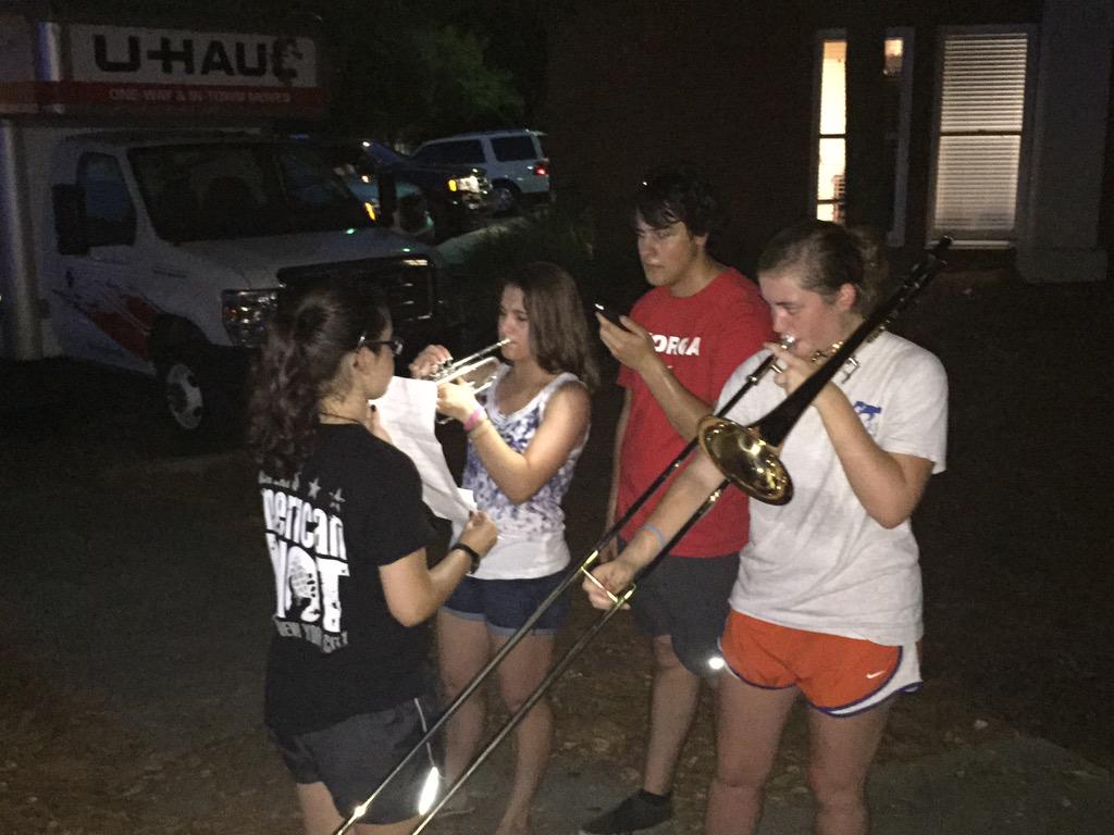 DDpan's tweet image. And this young duo was playing &quot;Amazing Grace.&quot; #BridgeToPeace #CharlestonUnityChain