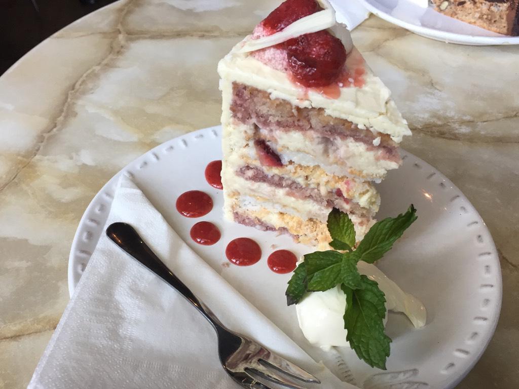 BrissyBiz's tweet photo. Call into @dellomano cafe and try a hand wrapped luxury brownie, or maybe a slice of delicious cake and coffee. http://t.co/Cc6OPM0df5