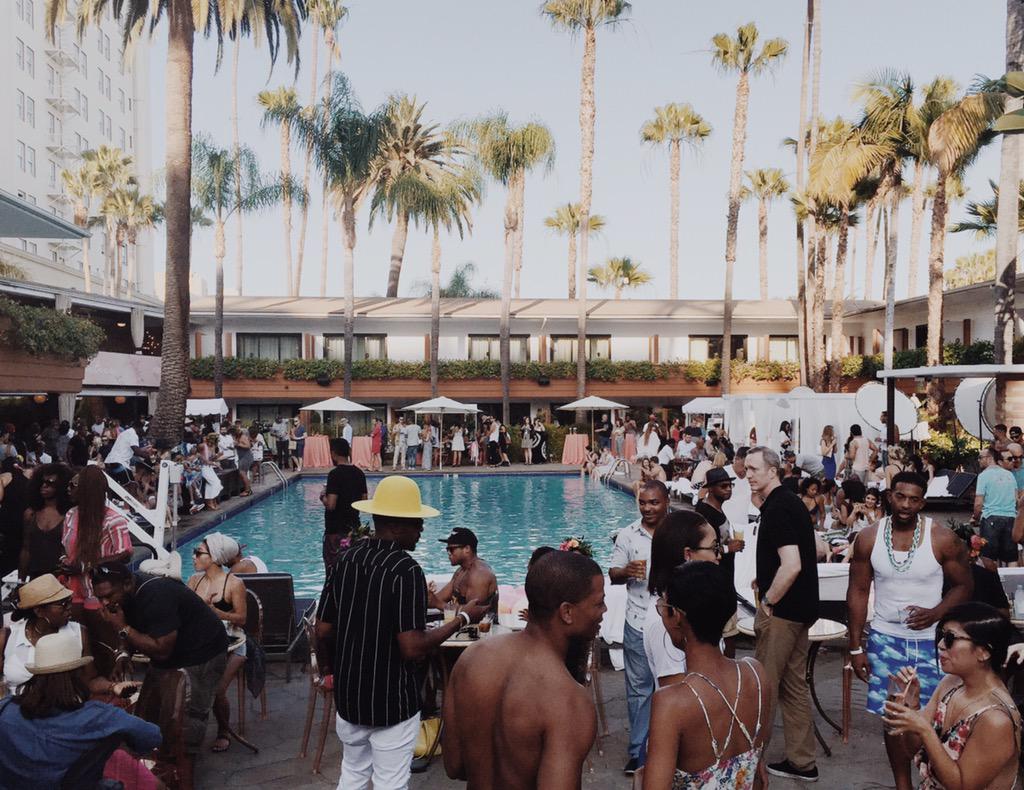 GrandMarnierUSA's tweet photo. Nothing says summer like sippin #GrandMarnier #RaspberryPeach under the palms @ the best pool party #GMSummerSolstice http://t.co/EAgQNzrlM5