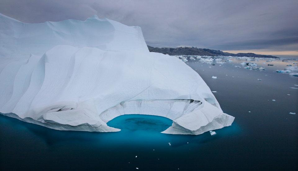 engadget's tweet image. Arctic drone is tough enough to monitor icy waters engt.co/1TGWOFe