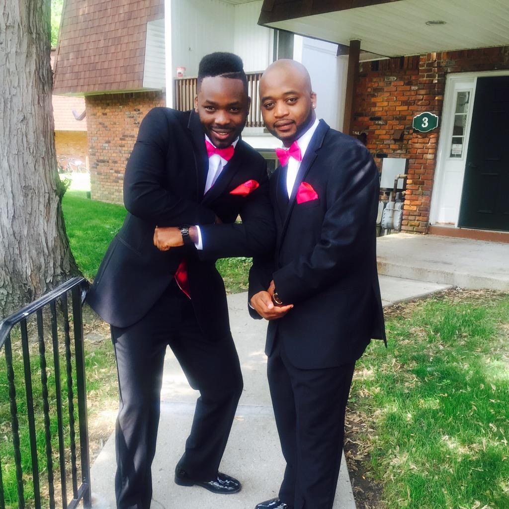 KingVic_B's tweet photo. #Family #classoverswag #bigbrosweddingday βπΎπ http://t.co/p2F1v5oApv