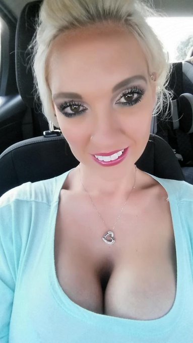 Happy #selfiesunday loves!!! 😘❤💋 #JanelleLynn #xoxo #selfietime #smilebig #lifeisgood #happinessiskey<a href="/tag/selfiesunday"class="tags">#selfiesunday</a><a href="/tag/janellelynn"class="tags">#JanelleLynn</a><a href="/tag/lifeisgood"class="tags"><span>#lifeisgood</span></a><a href="/tag/xoxo"class="tags"><span>#xoxo</span></a><a href="/tag/selfietime"class="tags"><span>#selfietime</span></a><a href="/tag/happinessiskey"class="tags"><span>#happinessiskey</span></a>