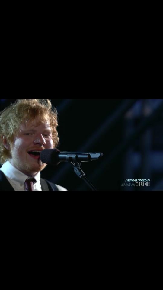 sousheeiroso's tweet photo. QUE NOITE INESQUECÍVEL #EdForMMVA http://t.co/pzjccugZuz