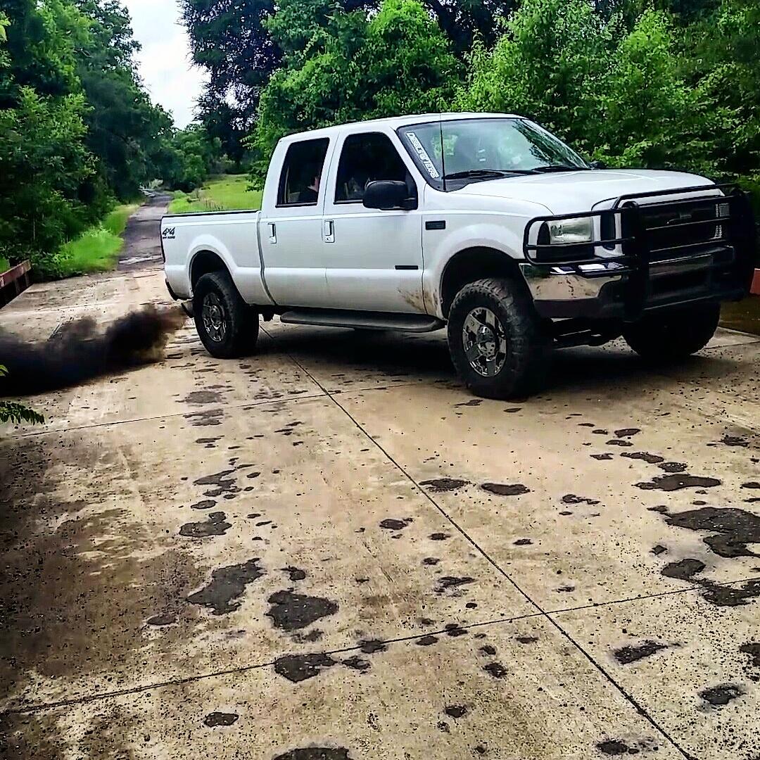 loganeslinger22's tweet photo. Bae #dieselsoftexas #powerstrokenation #7tree http://t.co/8tsOdSNib4