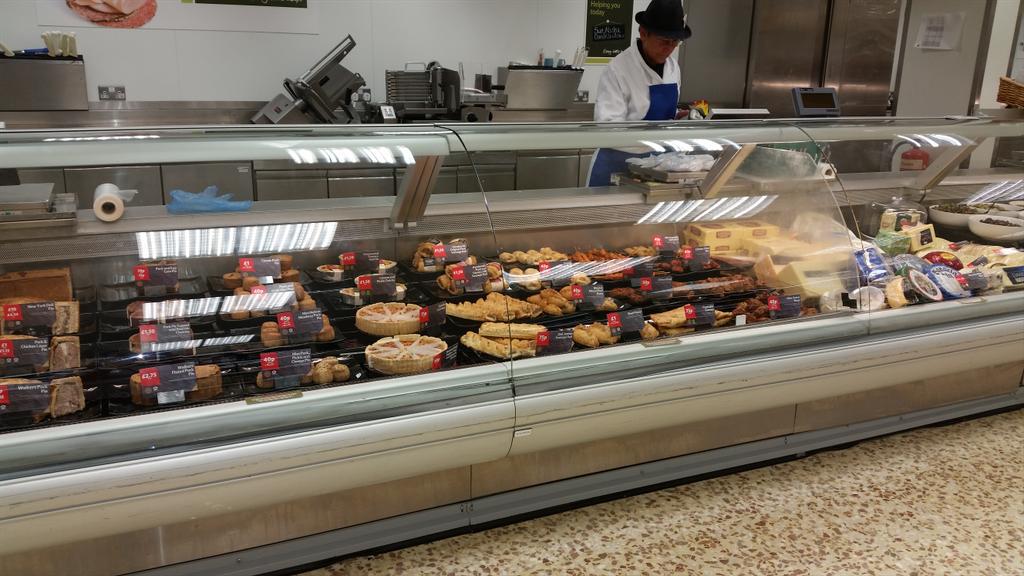 #Summertimepicnic 2038 @EggletonOlly  <a href="/chrisphillips27/">chris phillips</a> @steviegosboy <a href="/TJ_Hgt/">Tony Hoggett</a> <a href="/waddesdongirl/">helen waddon</a> <a href="/Tesco2038/">Tesco Aylesbury 2038</a>