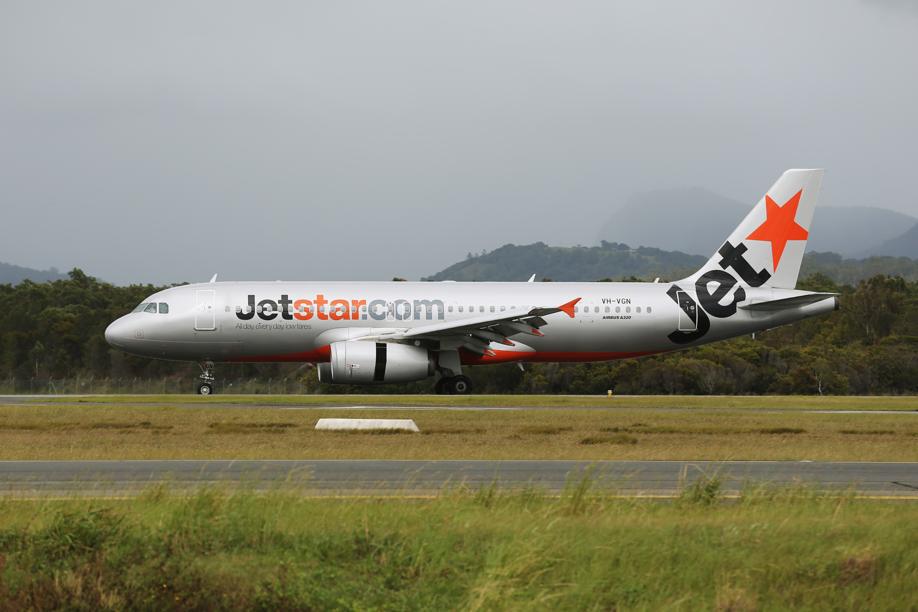 Jetstar flight from gold coast to sydney forced down by
