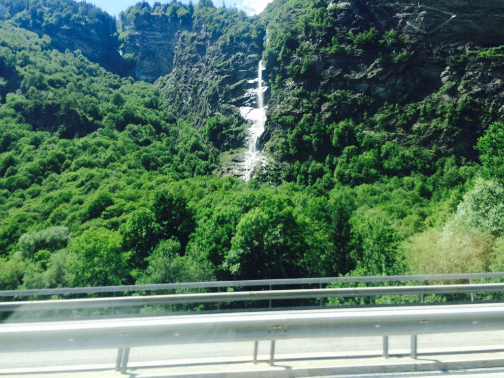 LDNChauffeur's tweet photo. Switzerland. Imagine driving your clients here. Everyday. I'm privileged today to be here. http://t.co/7980Lg2KZX