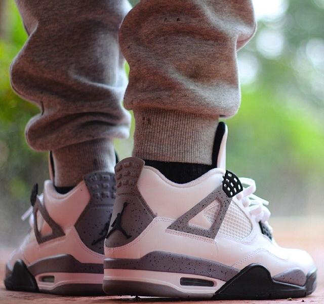 SneakerPics23's tweet photo. White Cement 4's http://t.co/C9Eomvh6Yu