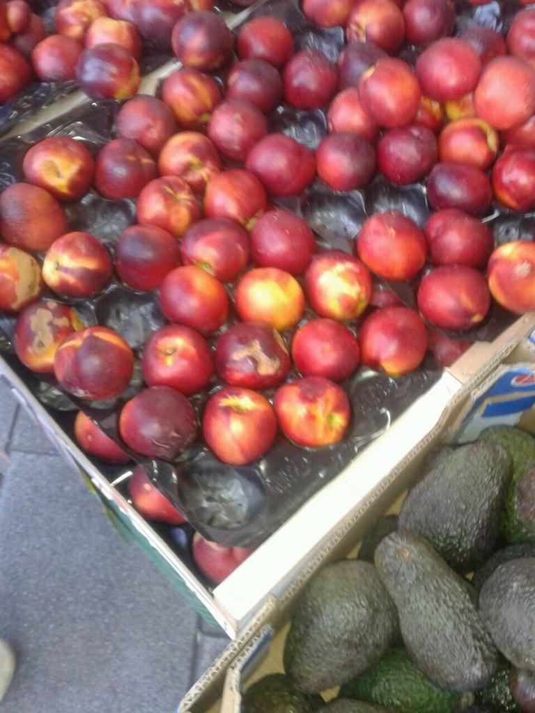 LorenzoRamosUPA's tweet photo. Por qué está en las tiendas un producto q dicen q no vale y al agricultor no se le paga? @UPA_prensa @magramagob http://t.co/sWjb1jGCkQ