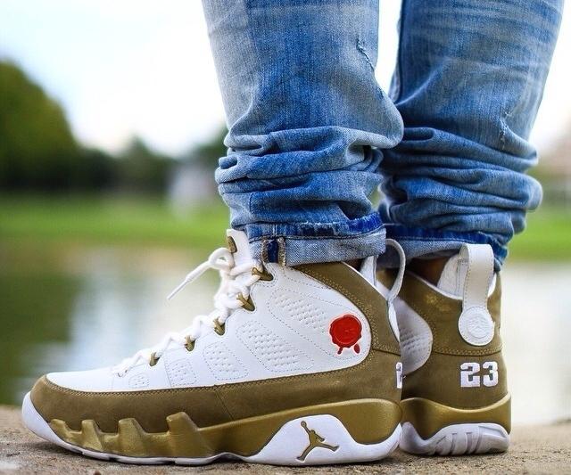 SneakerPics23's tweet photo. Bin 9's http://t.co/ETBfaMplFp