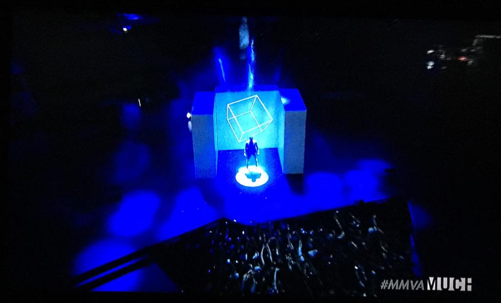 SQUAREDDIVISION's tweet image. THE WALLS | #frontprojection on moving walls #MMVA awards @nickjonas #chains #creativedirection #silenthouselive