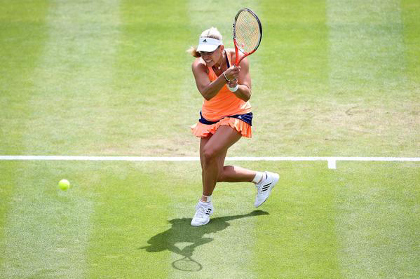 Kaluna01's tweet photo. True German grass champion!!! Congrats @AngeliqueKerber #TeamAngie #soproud #grasspower #marchingon http://t.co/TOO7cTc0ls