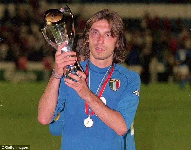 bolterous's tweet photo. Blog: http://t.co/FKYt5BfGcV Daftar 10 pemain para pemenang Euorpean U21 Golden Player Award. http://t.co/RPuv16DCu5