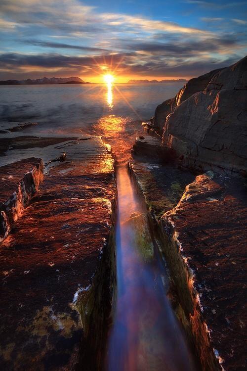 _Paisajes_'s tweet photo. Atardecer en Noruega. http://t.co/GlPt8PmDTV