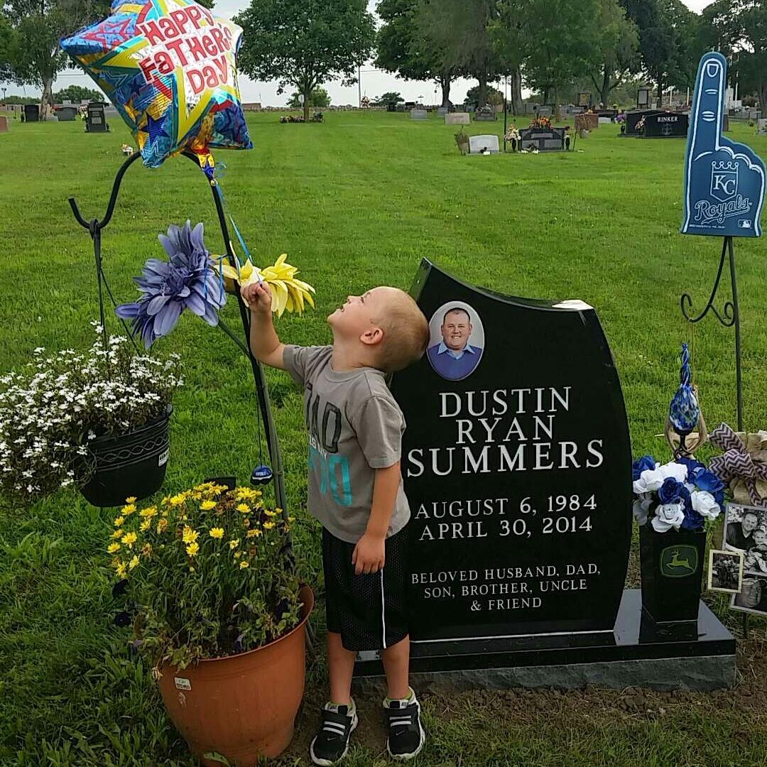 sambsummers's tweet photo. Happy Father's Day! We missed you again this year. #rememberingdustin #widowproblems #missyoumoreeveryday http://t.co/cWhP0QdMTd