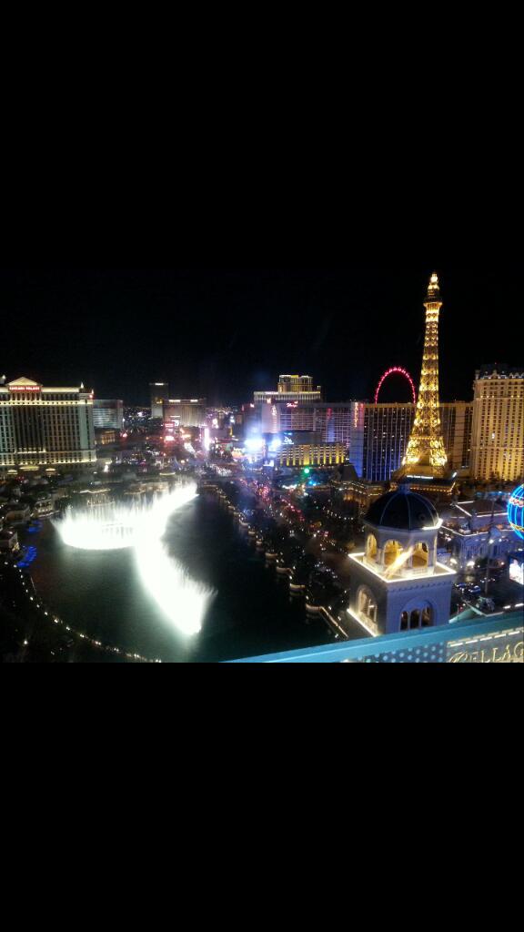 TamaraMezzo's tweet photo. One week until #Vegas again #OurHomeAwayFromHome http://t.co/T2QE9CdlXu