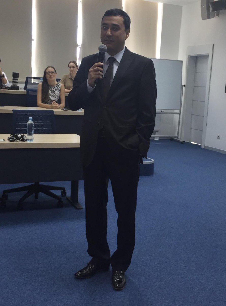 KCourtneyDuke's tweet photo. EVP Nazarbayev University and Duke MBA, Maksat Mamashev welcomes Global Execs @DukeFuqua #GEMBA16 @nuedukz http://t.co/RGxjng10Vk