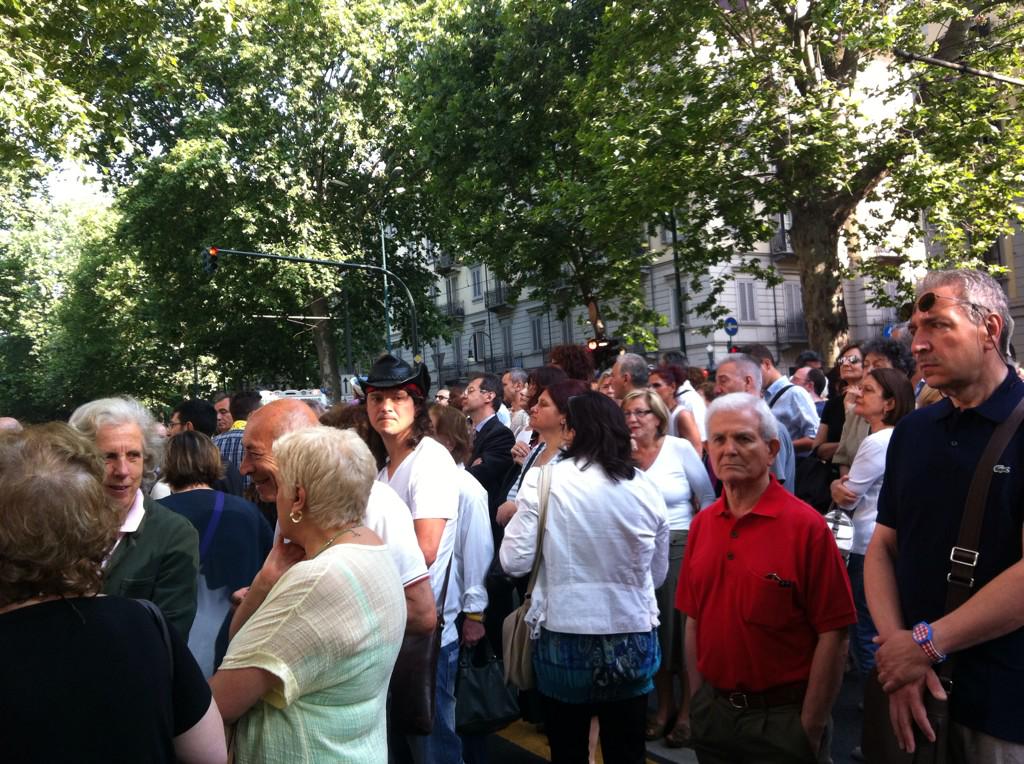 CarlaRuffino2's tweet photo. E anche corso Vittorio si sblocca per il #PapaTo http://t.co/SsJLZK53Vo