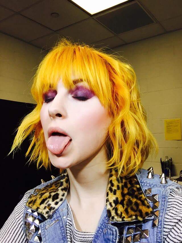 ParamoreMayFire's tweet image. Why you so beautiful??? 😍😝💙