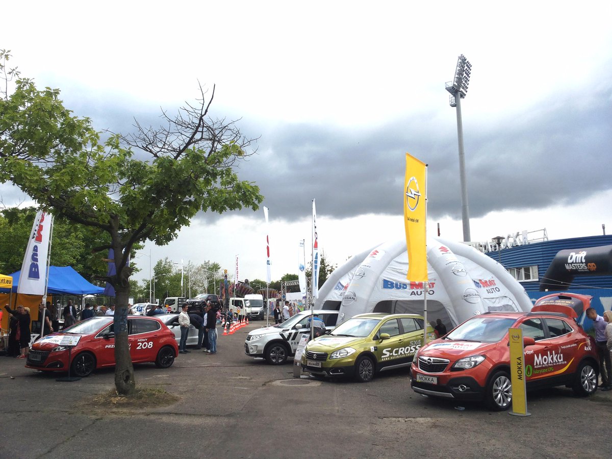 budmatauto's tweet photo. NISSAN,SUZUKI,PEUGEOT,OPEL,FORD dziękują wszystkim za tak liczne przybycie do naszego miasteczka Driftowego. http://t.co/dVXQuuXZRO