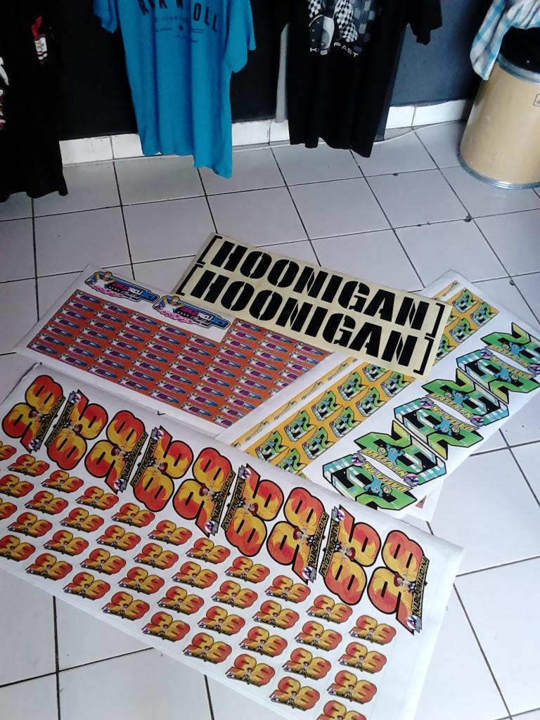 Ayo siapa lagi yg mau order sticker print/cutting no start/bengkel. Tinggal ke ruka PME no.8-9 di jl.suci no 235