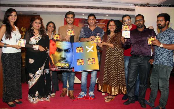 marathimovies's tweet photo. Recently, d #firstLook of ‘#Olakh #MyIdentity’ was unveiled. Details @ http://t.co/7tkdRryzCR #AlkaKubalAthalye #MMW http://t.co/BYXrXq72MZ
