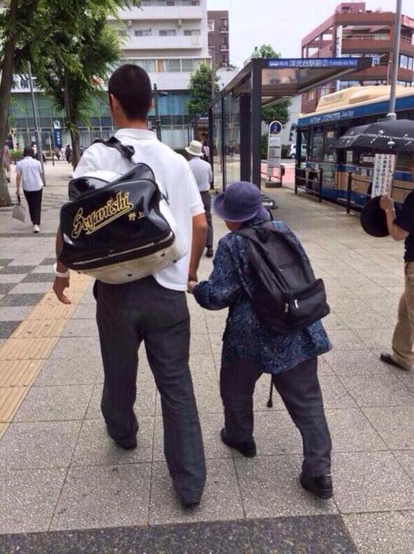 sdconbvz's tweet photo. こういう事できる人を イケメンって言うんだよね https://t.co/ITjHCXdMId