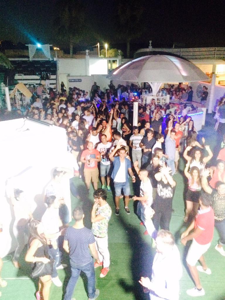 josemardo22's tweet photo. Sabado 27 MYKONOS!
Vamos!!!
🎊🎈🎊 http://t.co/t3lcjnJrQp