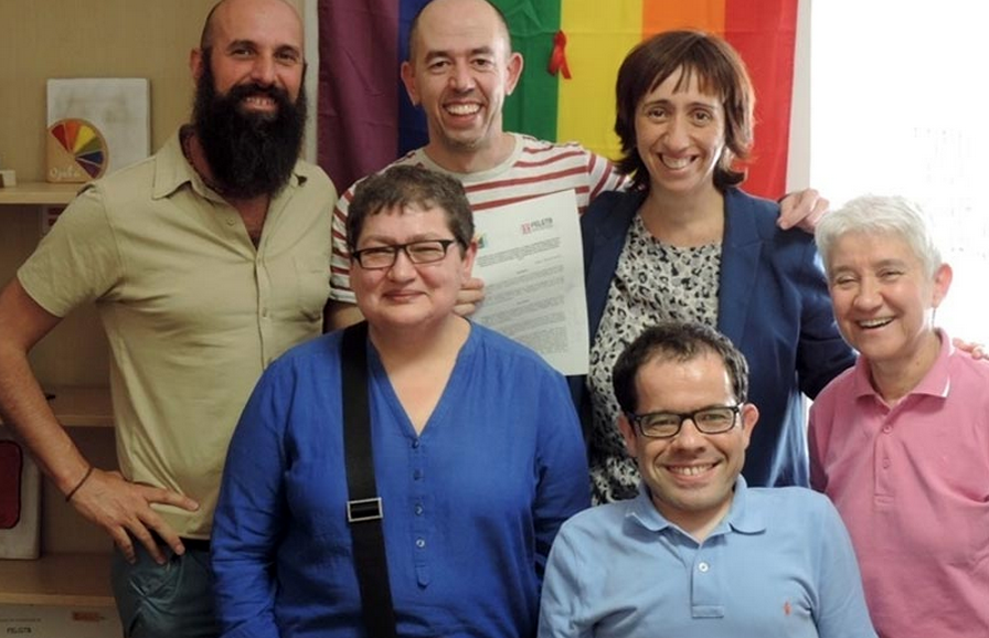 Prometteoapp's tweet photo. La @CNSEinfo  y la FELGTB han firmado un convenio para promover la accesibilidad de las personas sordas LGTB http://t.co/S1PJASsmBm