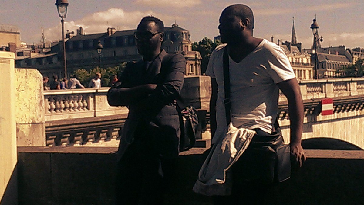 chambrin_paris's tweet photo. Lassana Samassa Styliste et David Ekue lors du repérage Shooting. http://t.co/uGAw2bqcFG