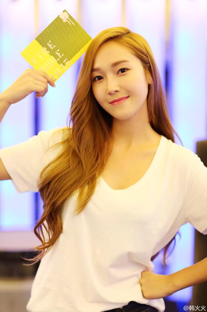 arisa1203_snsd's tweet photo. ジェシカ...だめだやっぱ9人を好きになったんだからやっぱソシは9人としか思えない(；д；) http://t.co/oMLHtsbexi