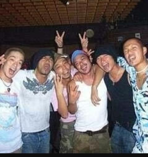 EX_1_bot's tweet photo. 雨がふっても 風がふいても
ケンカしても一緒だった
輝いた あの頃
たくさんの言葉 ありふれた言葉
てれくさくて 言えなかった
この言葉… ありがとう
[Eternal…] https://t.co/CHxG4vKze1