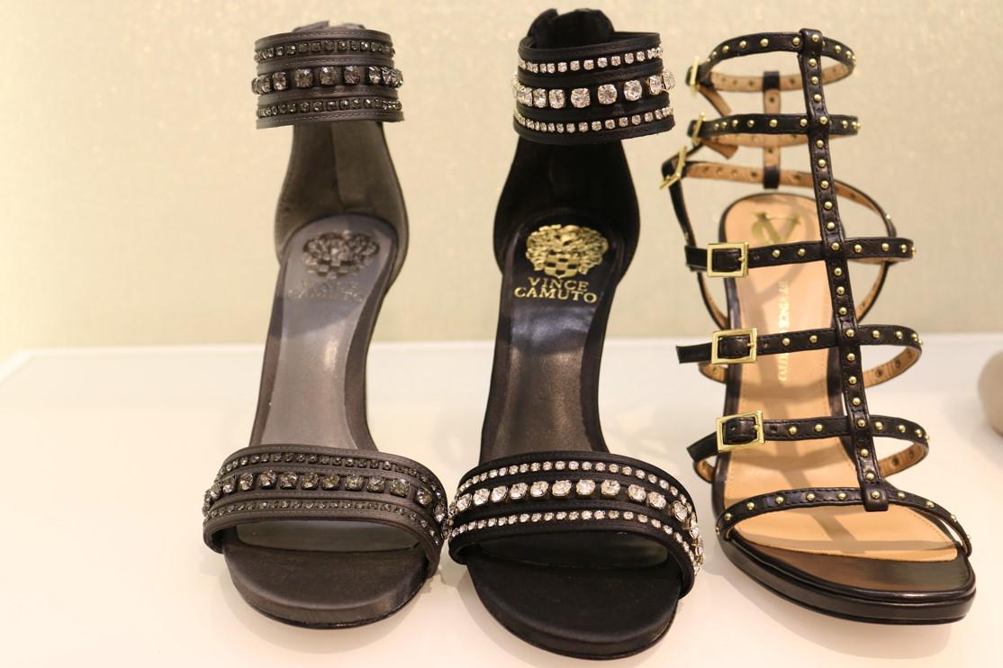 CaiFestivalCity's tweet photo. Find those fashionable ones@VinceCamuto! #CFCM #HighNecked #Awesome http://t.co/wtdusSlZVl