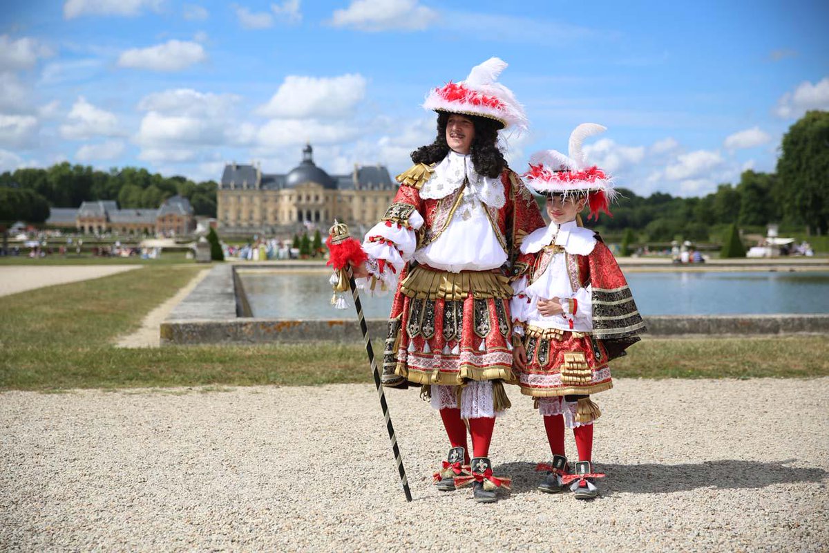 ChateauVLV's tweet photo. Concours du plus beau costume du 17e de la Journée Grand Siècle @ChateauVLV sur : http://t.co/V2ZpQ6HGUQ ! #JGS2015 http://t.co/1phD7PV8tu