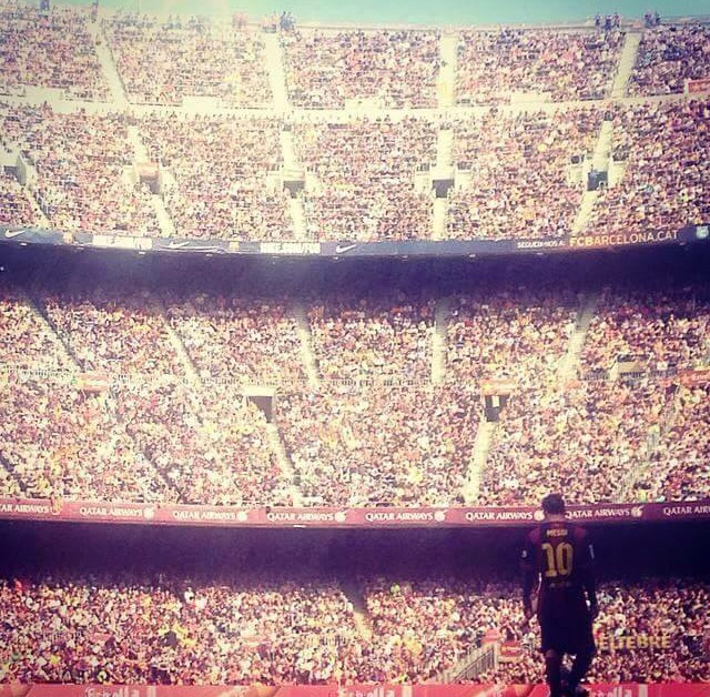 foot11com's tweet photo. #Messi 
582 matches
458 buts
182 assists
24 trophées 
1 extraterrestre
... http://t.co/9lxUxJ8BBU