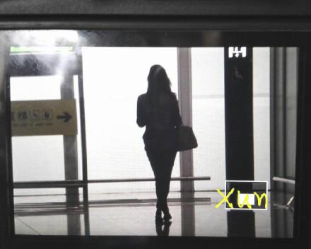 [PIC][22-06-2015]Jessica xuất hiện tại sân bay Bắc Kinh vào chiều nay CIGKeLXUYAApWC4