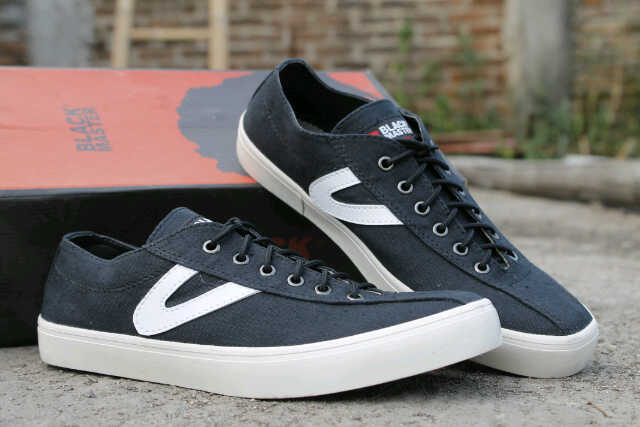 siddiq_azper's tweet photo. BM Messi htm, biru navy, maroon ready sz: 39- 43  170rb
monggo merapat barang Ready chat: 56F7 EAD8/ 08978405881 http://t.co/d4iH22zH3s