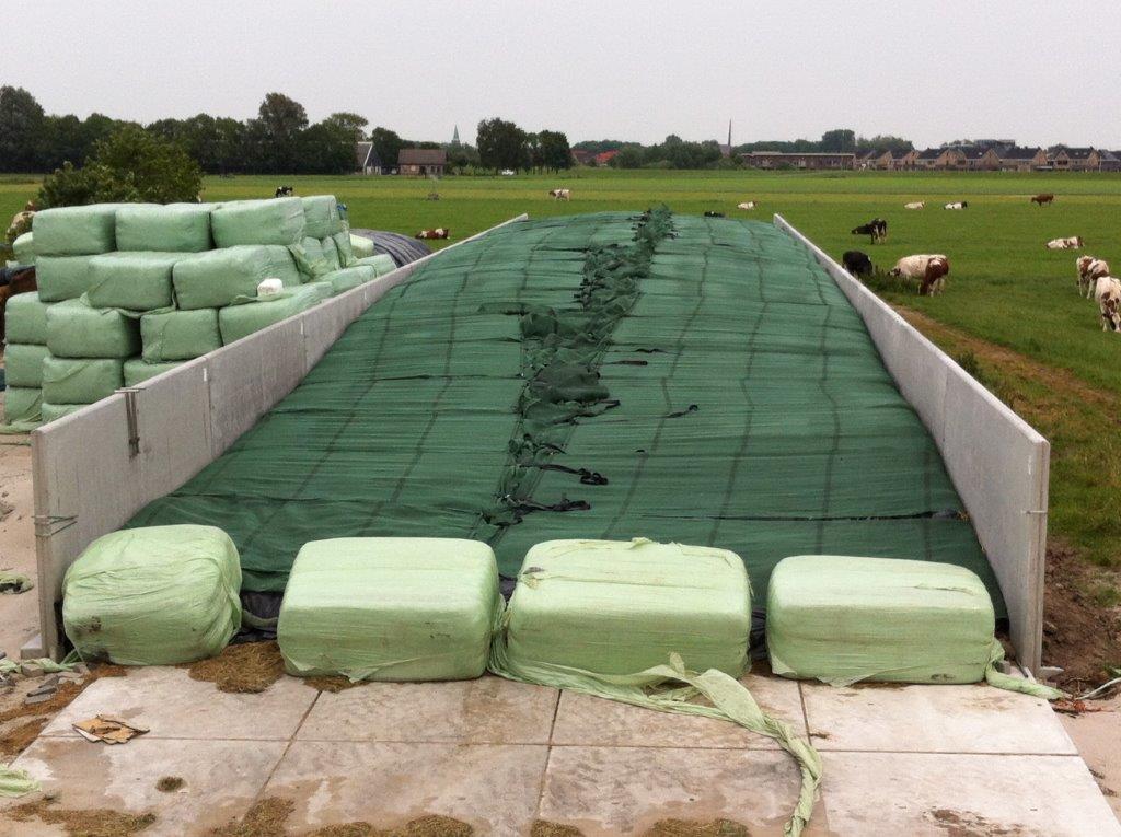 mbsbeton's tweet photo. Sleufsilo met @SilageSafe afdeksysteem geplaatst in Genemuiden. Meer info en foto's: http://t.co/4OGgvkYHTE. http://t.co/sULD3VXrvq
