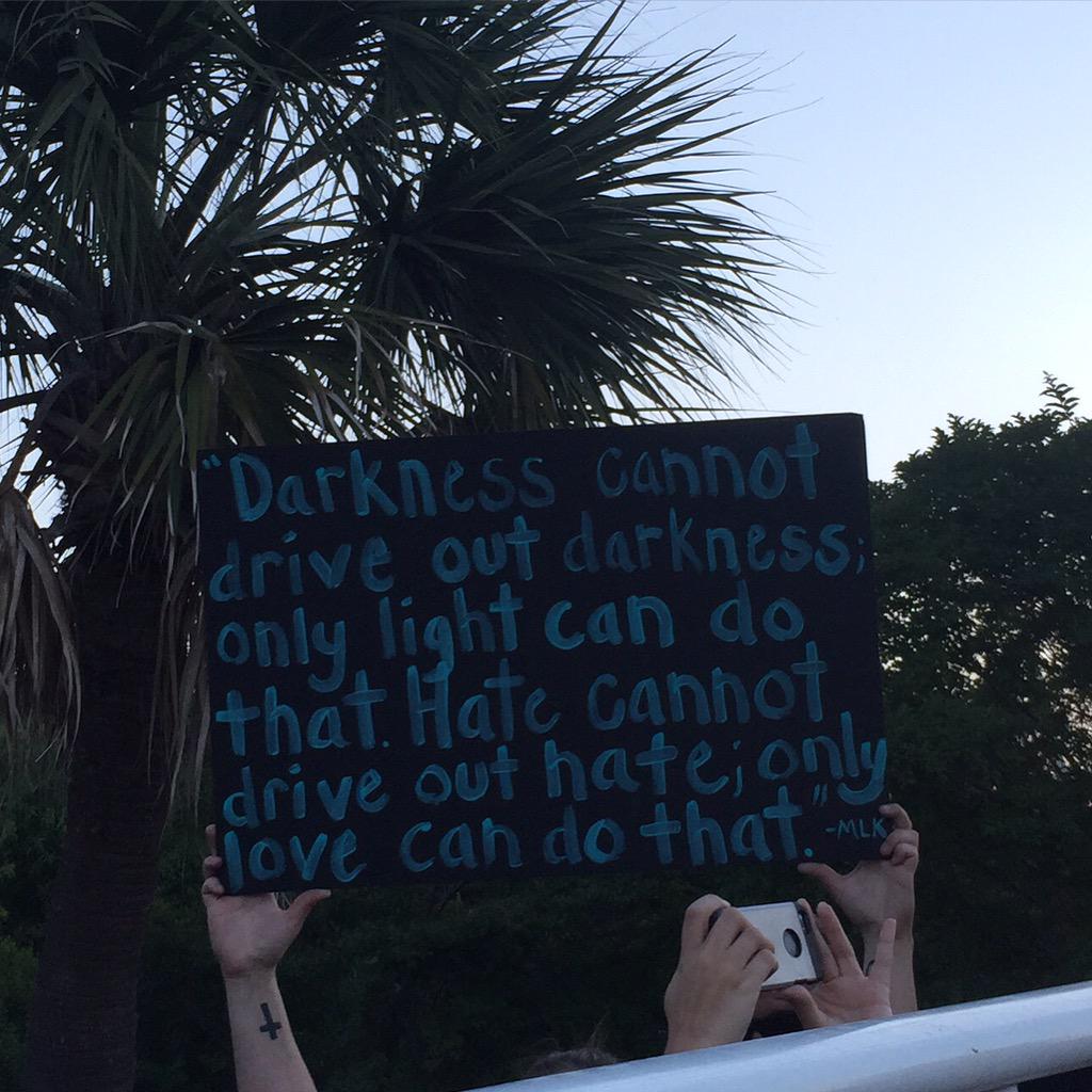 SoniDelight929's tweet image. This sign said it all. #CharlestonStrong #unitychain #unitychaincharleston