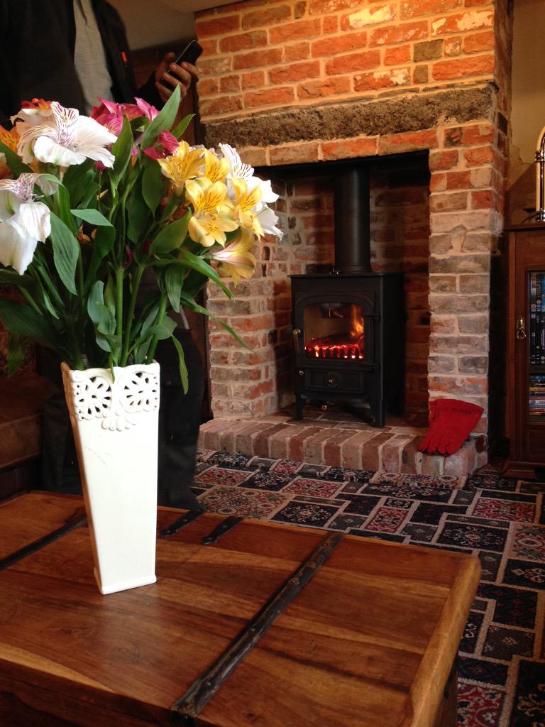 s_woodburners's tweet photo. Clarview pioneer 5kw multi fuel stove.  and brickwork hearth done by @s_woodburners #stoneswoodburners #clearview http://t.co/kXmld75iz0