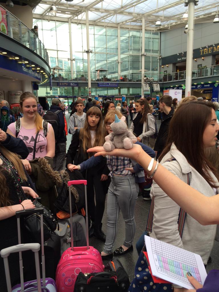 HolyCrossMaths's tweet photo. Ready to head of to London for Maths does Musicals! #mathscot #holycross http://t.co/tLjMiWddh6