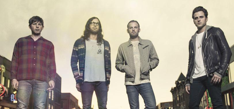 Við ætlum að gefa einum aðila tvo miða í A svæði á tónleika King of Leon. Retweet til að eiga möguleika. #Koliceland