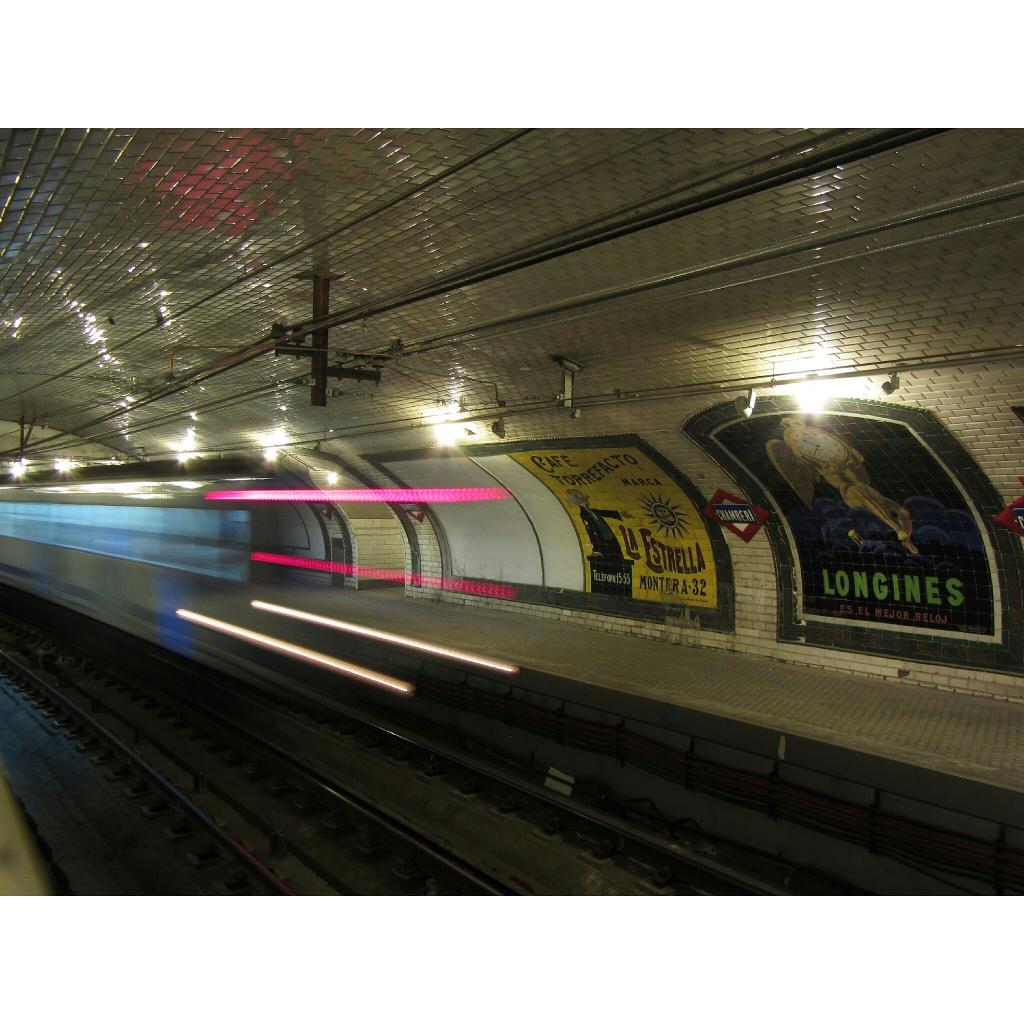Modcker's tweet photo. @metro_madrid http://t.co/1MrCbZkmrU
