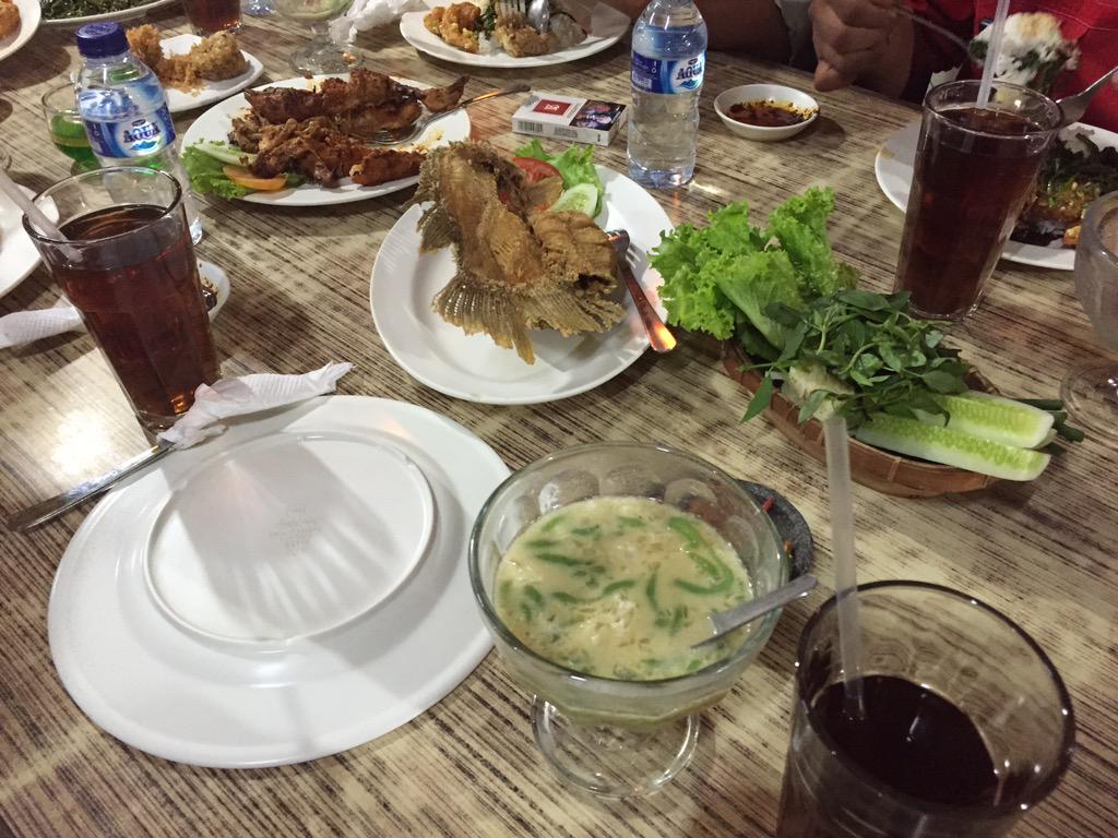 Rekomended place for have breakfast together <a href="/LemburKuringJkt/">Lembur Kuring JKT</a> #BukaPuasa