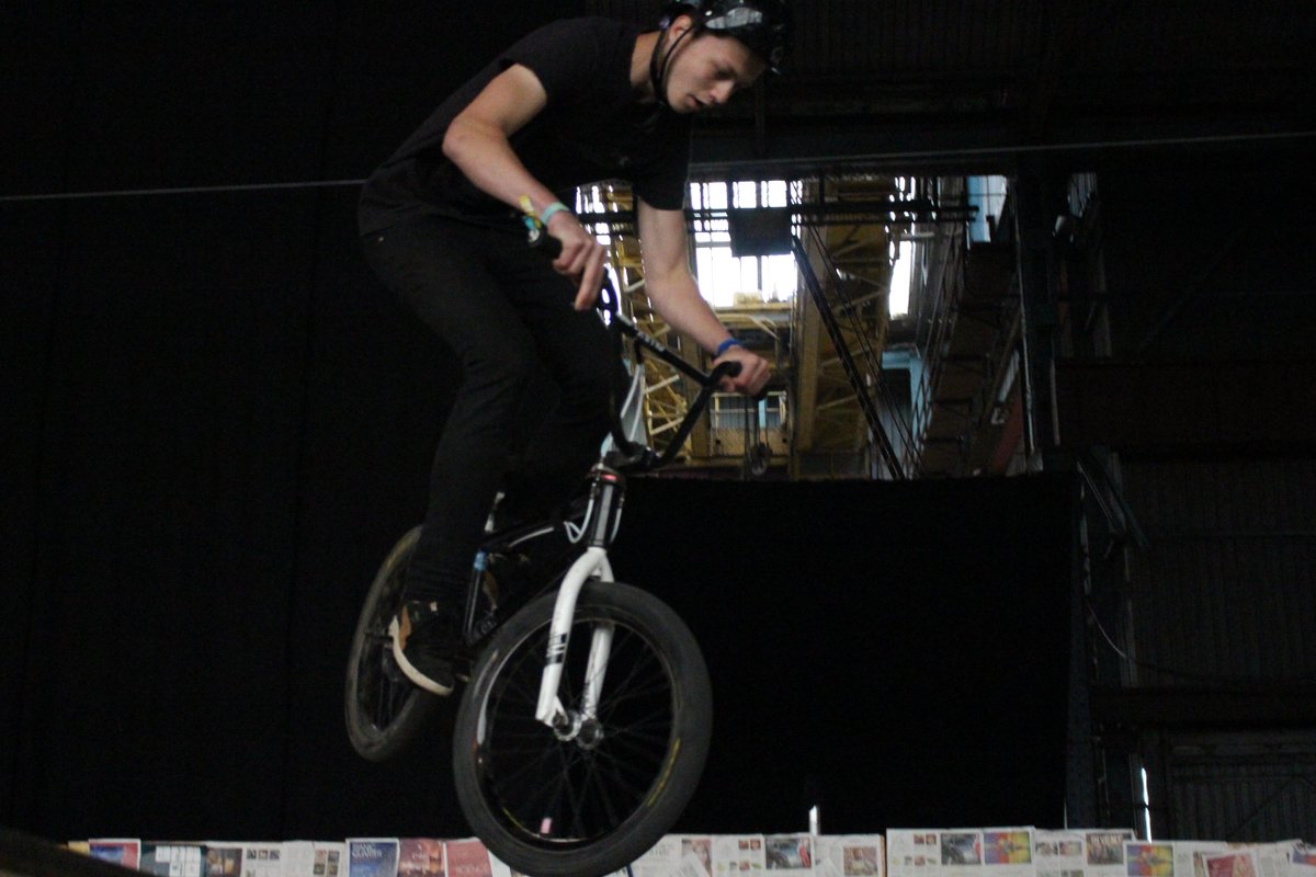 SimonCocking's tweet photo. @EnterConfHQ skateboarding action from Belfast Websummit https://t.co/Xp4qIhHm1e @SimonCocking #EnterConf http://t.co/2JYHcgdGQJ