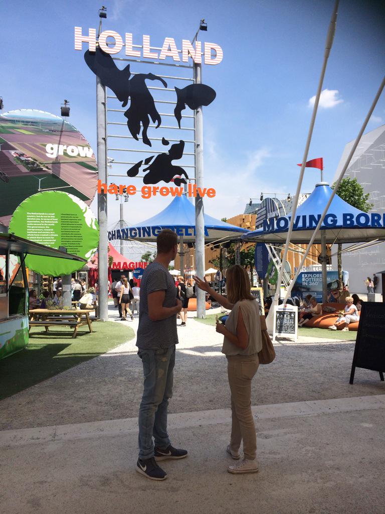 BuroBarcode's tweet photo. Site inspectie #WorldExpo @DVP_EUROPE met @remioerlemans @LikewisePascale #eventmoment @Events_NL http://t.co/7KqWHM73xj