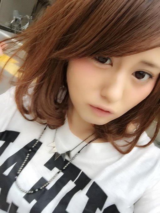 カラーチェンジ🌴💋 違いわかる(⊙ꇴ⊙)？笑  やっぱりアッシュ強めが好き♡  green ash http://t.co/l3QFGT2jUK<a href="/tag/%E3%82%A6%E3%83%AB%E3%83%95%E3%82%A3"class="tags"><span>#ウルフィ</span></a><a href="/tag/%E3%83%A1%E3%80%9C%E3%83%86%E3%83%AC"class="tags"><span>#メ〜テレ</span></a>