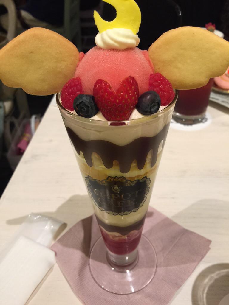 ট ইট র しぶとい中川翔子 セーラームーンコラボのq Pot Cafe に行ってきました 聖杯パフェ クリスタルスターマカロン しっぽがqになったルナ 90年代タッチのうさぎちゃん なにもかも可愛すぎる天国 Http T Co Hivknni4sg