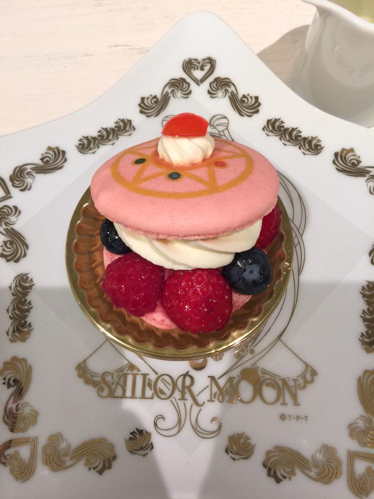 しぶとい中川翔子 セーラームーンコラボのq Pot Cafe に行ってきました 聖杯パフェ クリスタルスターマカロン しっぽがqになったルナ 90年代タッチのうさぎちゃん なにもかも可愛すぎる天国 Http T Co Hivknni4sg